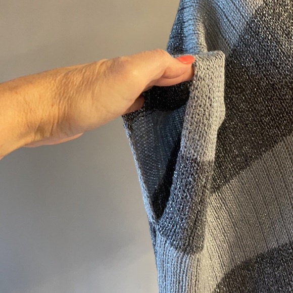 NWOT SIMPLY IRRESISTIBLE women’s sleeve hole PONCHO / LUREX gray sliver size L - Picture 5 of 12